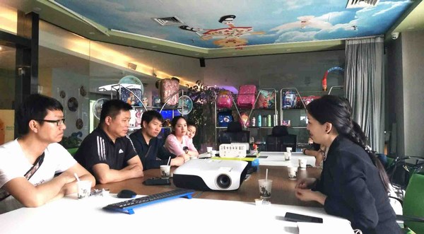 2018-5-24 球王会师生应邀赴郑州约克动漫公司参观学习.jpg